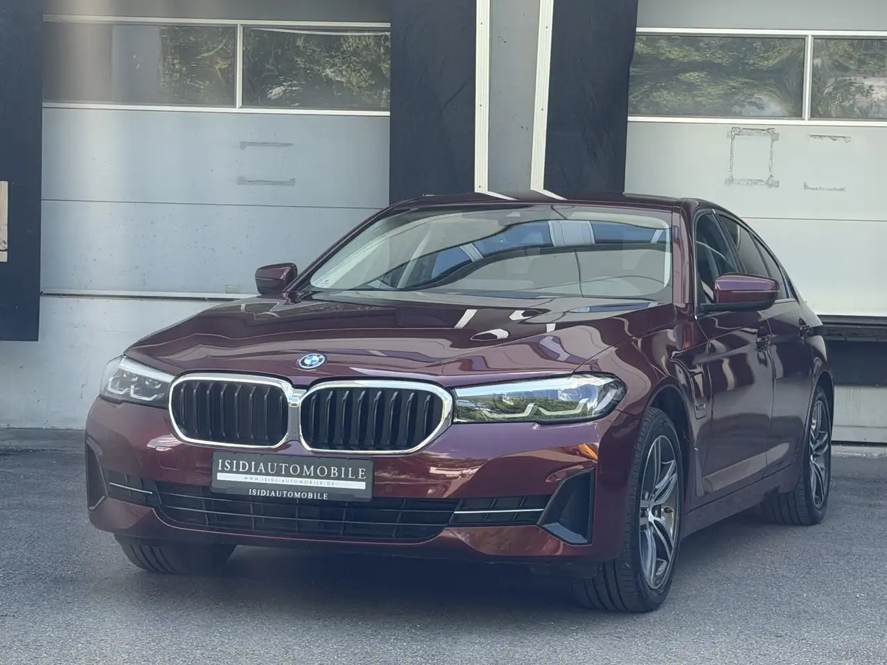 BMW 530 e xDrive Individual LED Live-Cockpit Kamera — photo 1 of 35