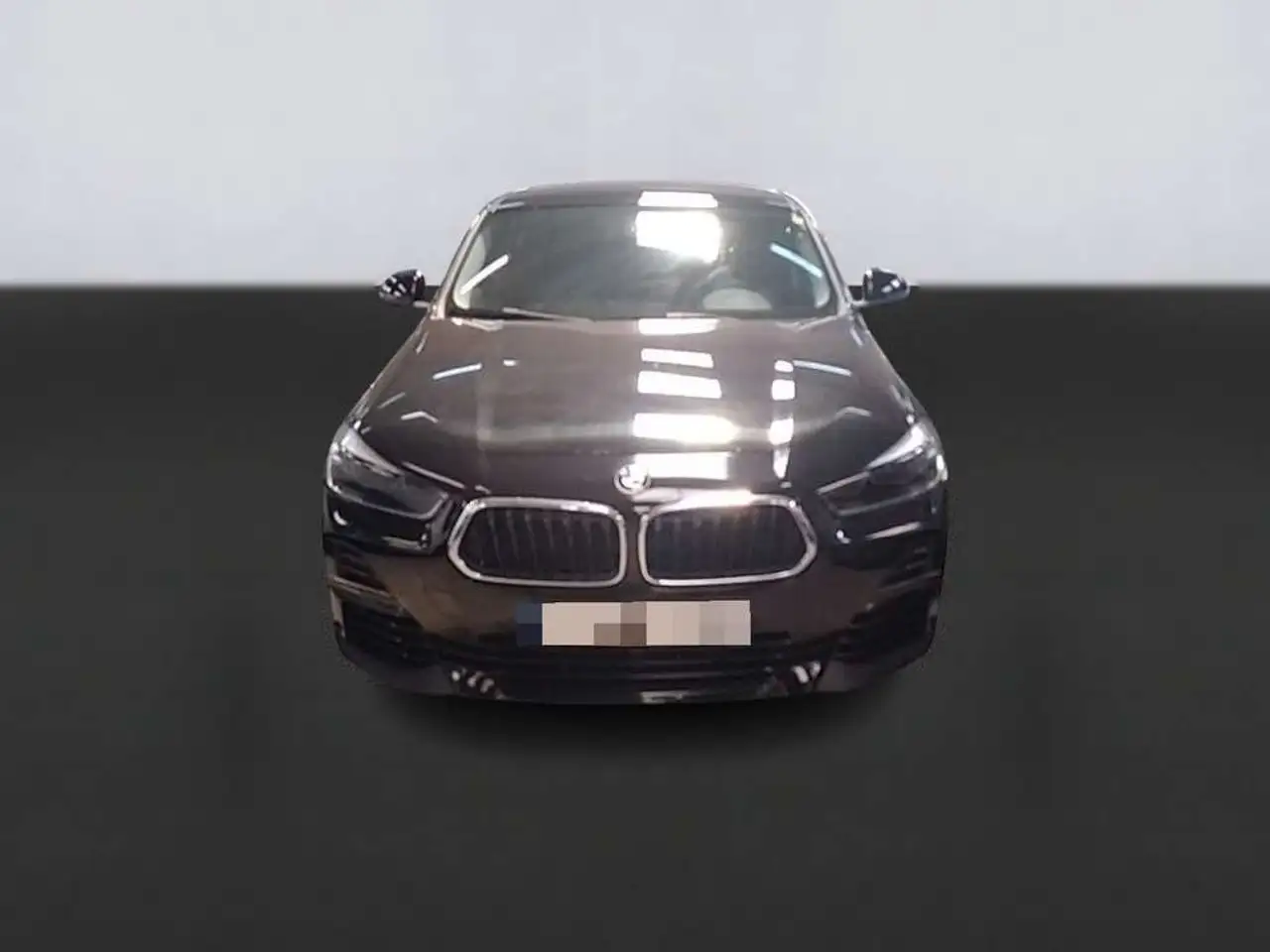 BMW X2 sDrive 16d Business — photo 1 of 17