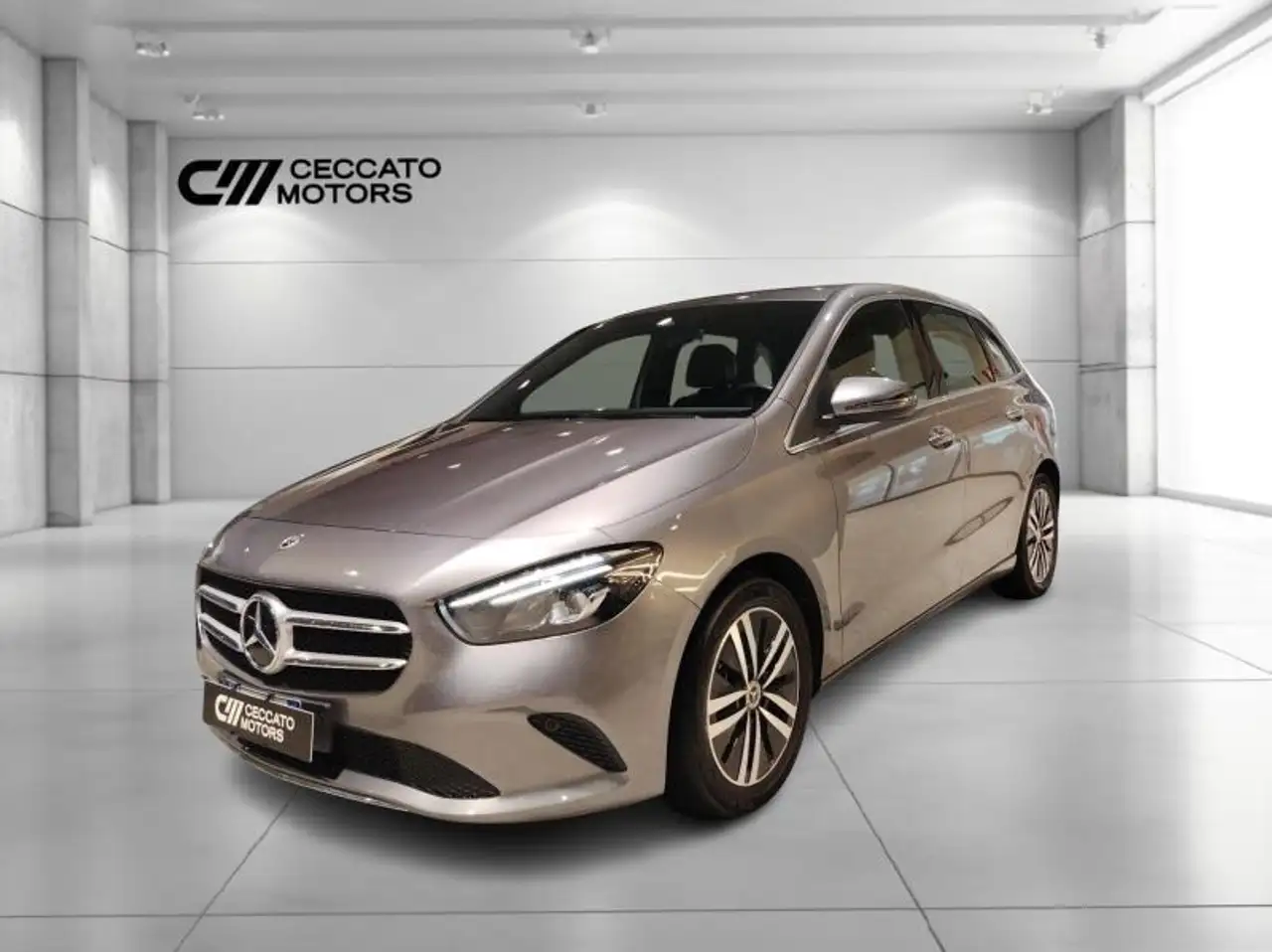 Mercedes-Benz B 250 eq-power Sport Plus auto — photo 1 of 15