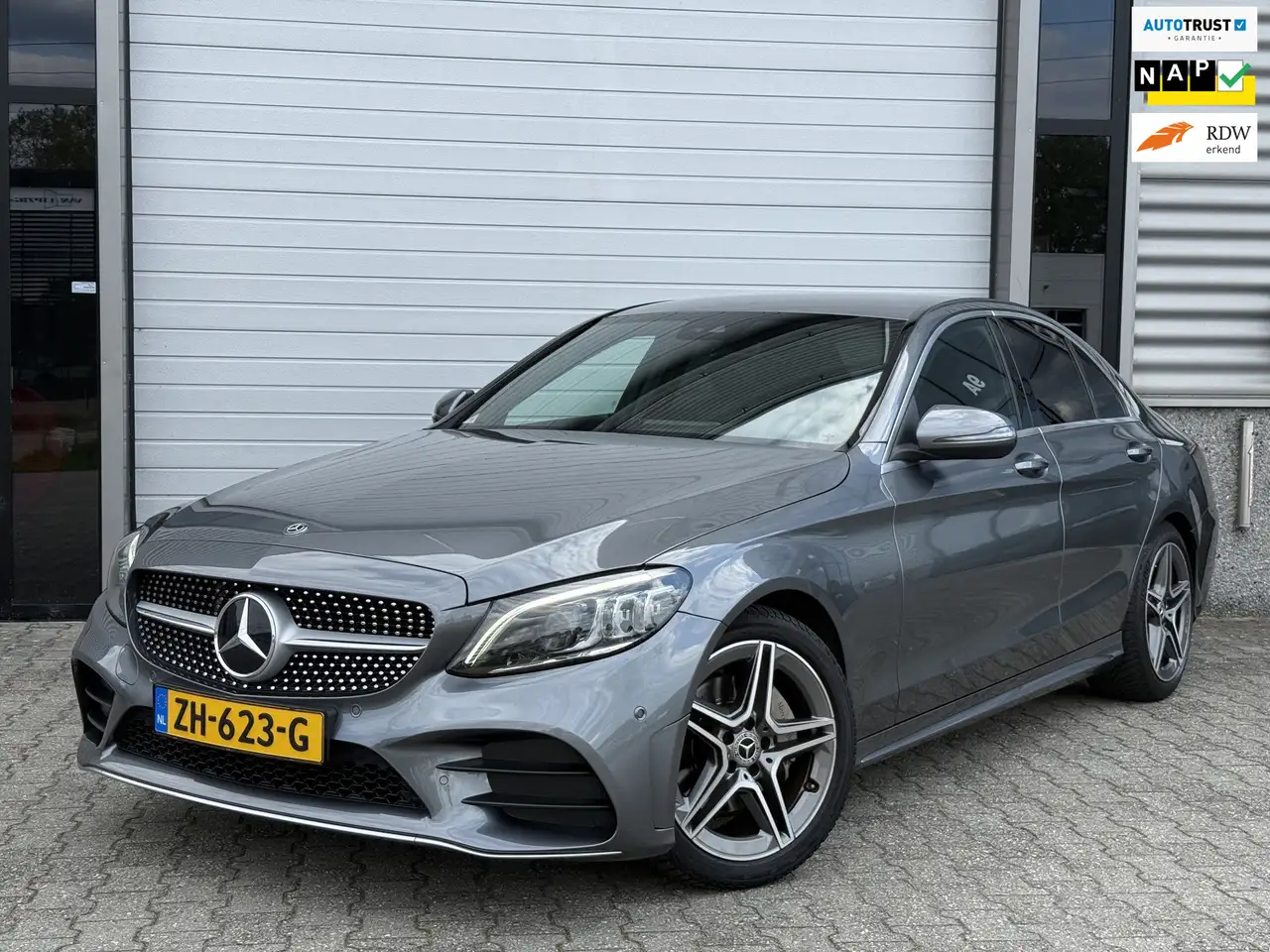 Mercedes-Benz C 180 AMG-line Xenon Digital Cock — photo 1 of 25