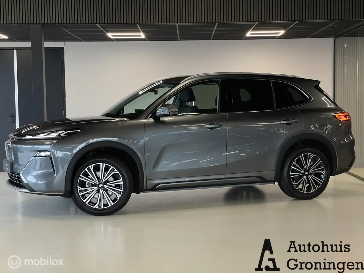 Geely Starray EM-i Max+ | 136 KM EV | Massage | Ventilatie | Pano | 3 — photo 1 of 33