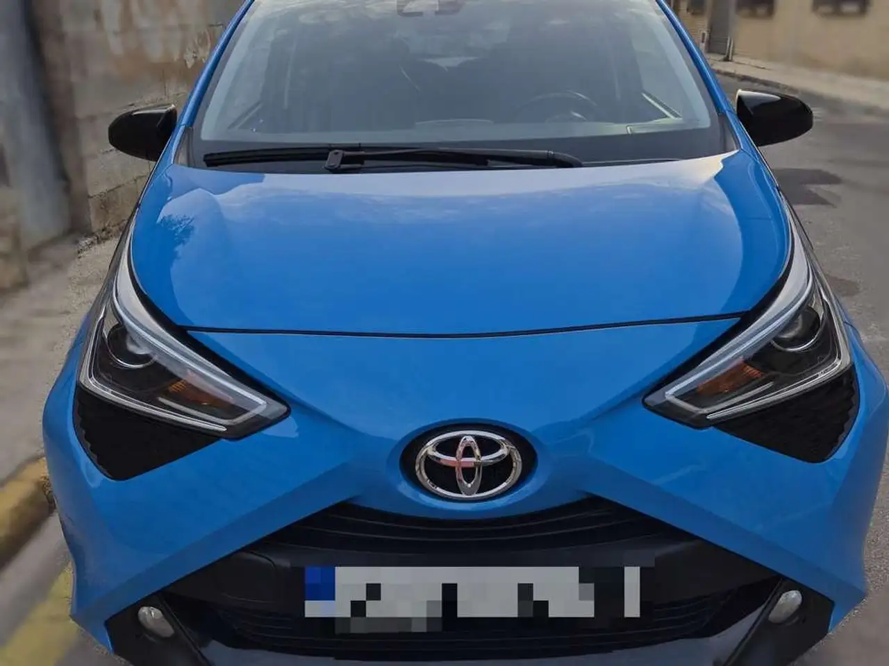 Toyota Aygo 70 x-wave — photo 1 of 17