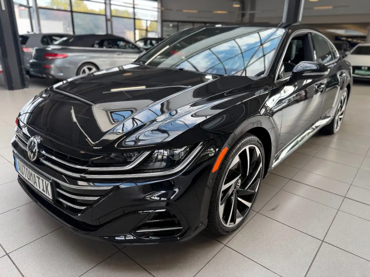 Volkswagen Arteon 2.0 TSI OPF DSG 4MOTION R — photo 1 of 20