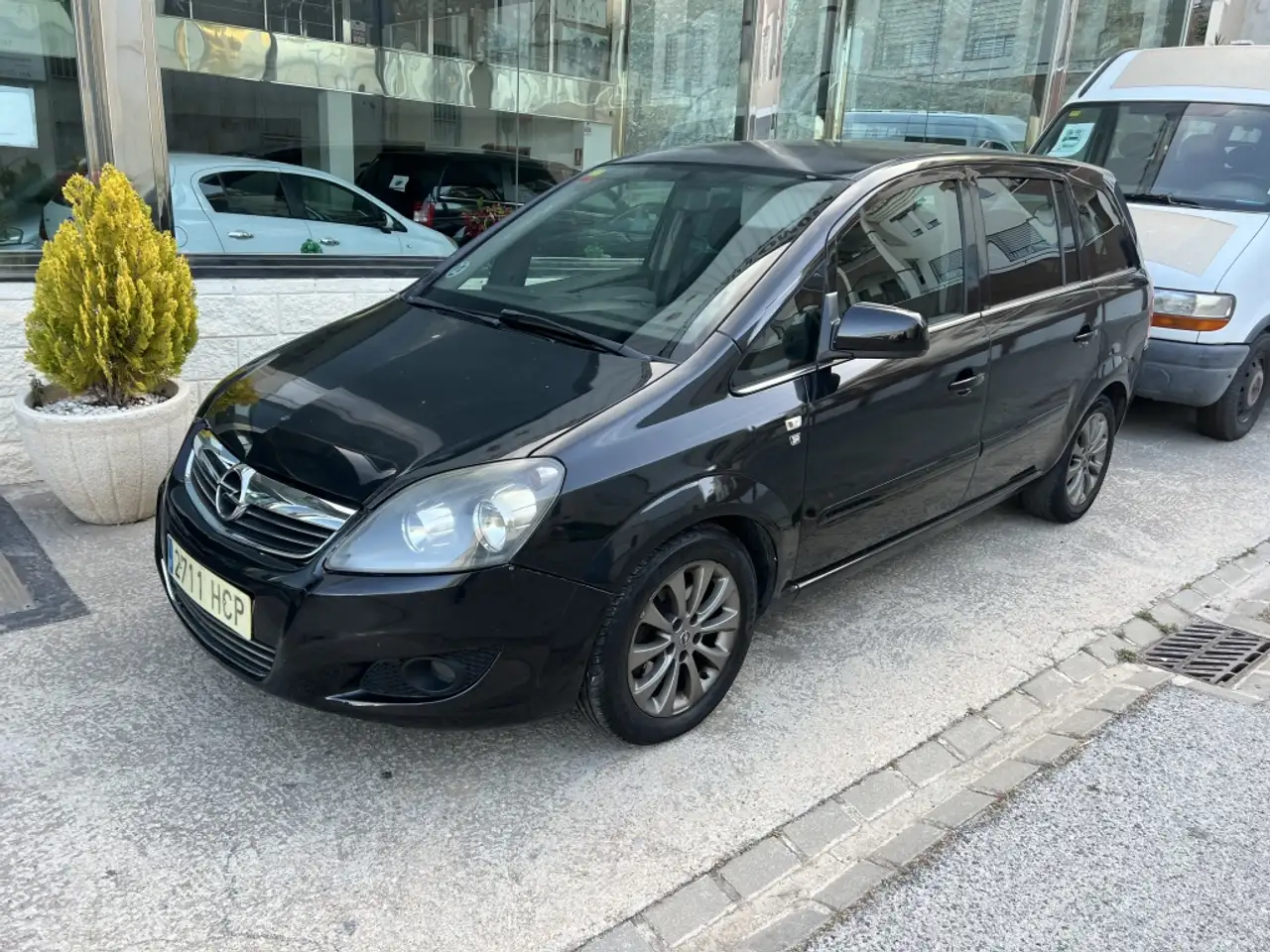 Opel Zafira 1.7CDTi Enjoy Plus — photo 1 of 10