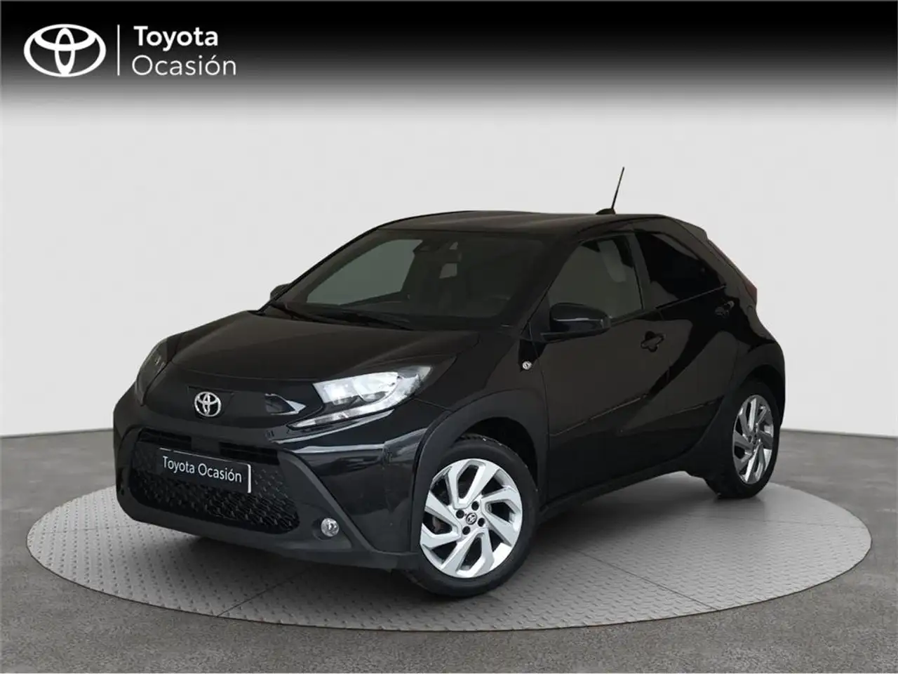 Toyota Aygo Play — photo 1 of 15