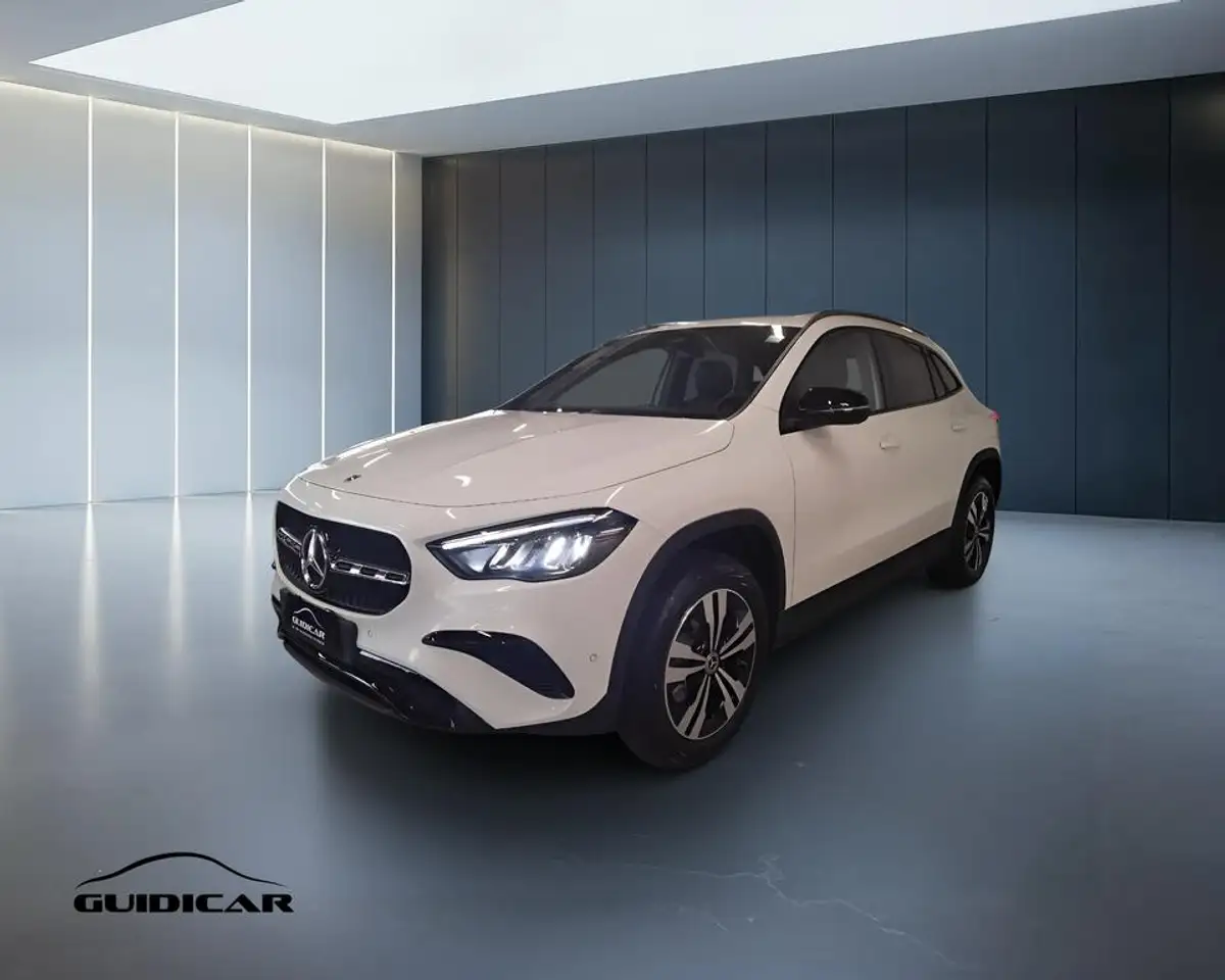 Mercedes-Benz GLA 200 d Progressive Extra auto — photo 1 of 15