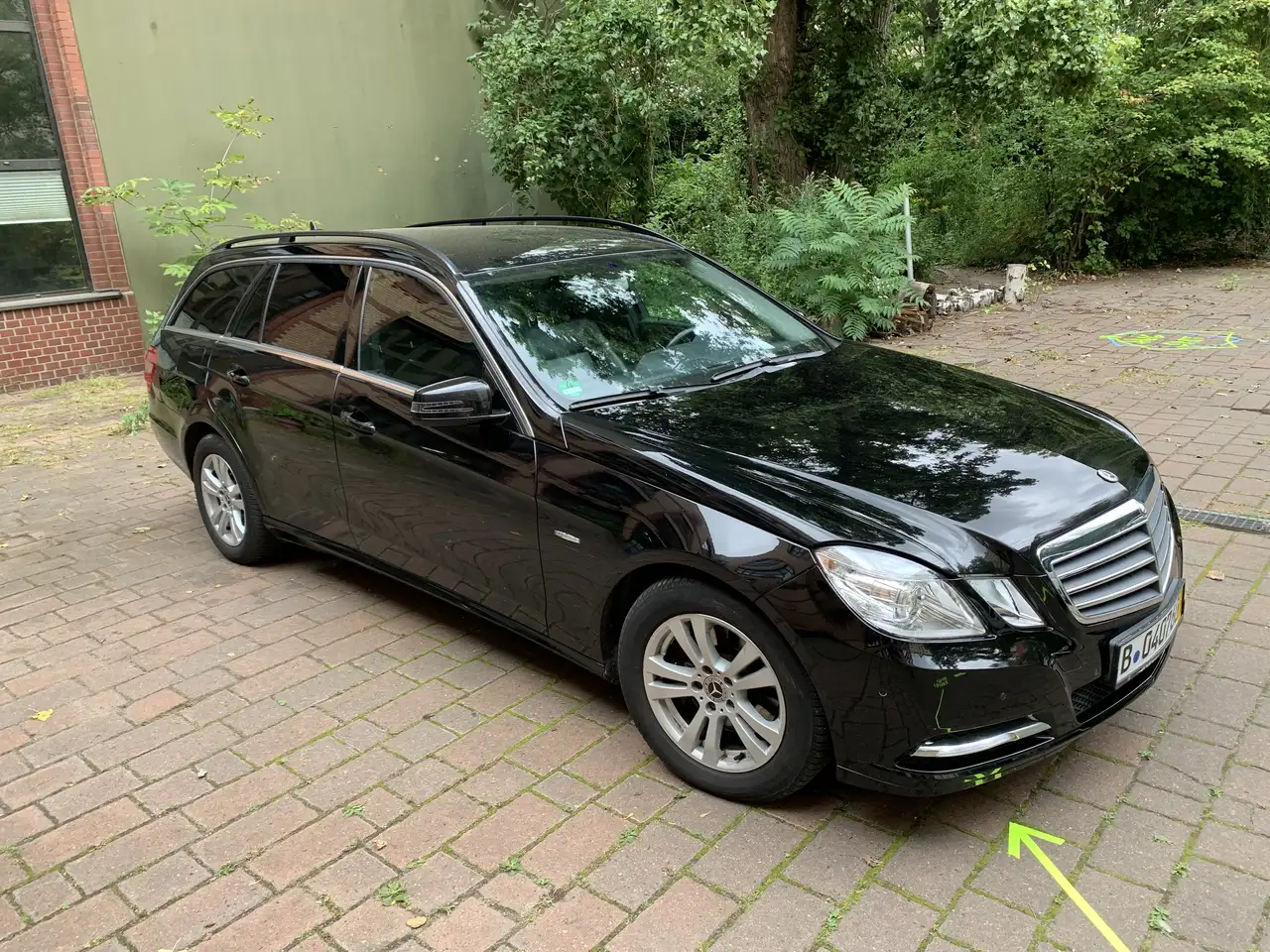 Mercedes-Benz E 300 E 300 CDI BlueEfficiency (212.221) — photo 1 of 18