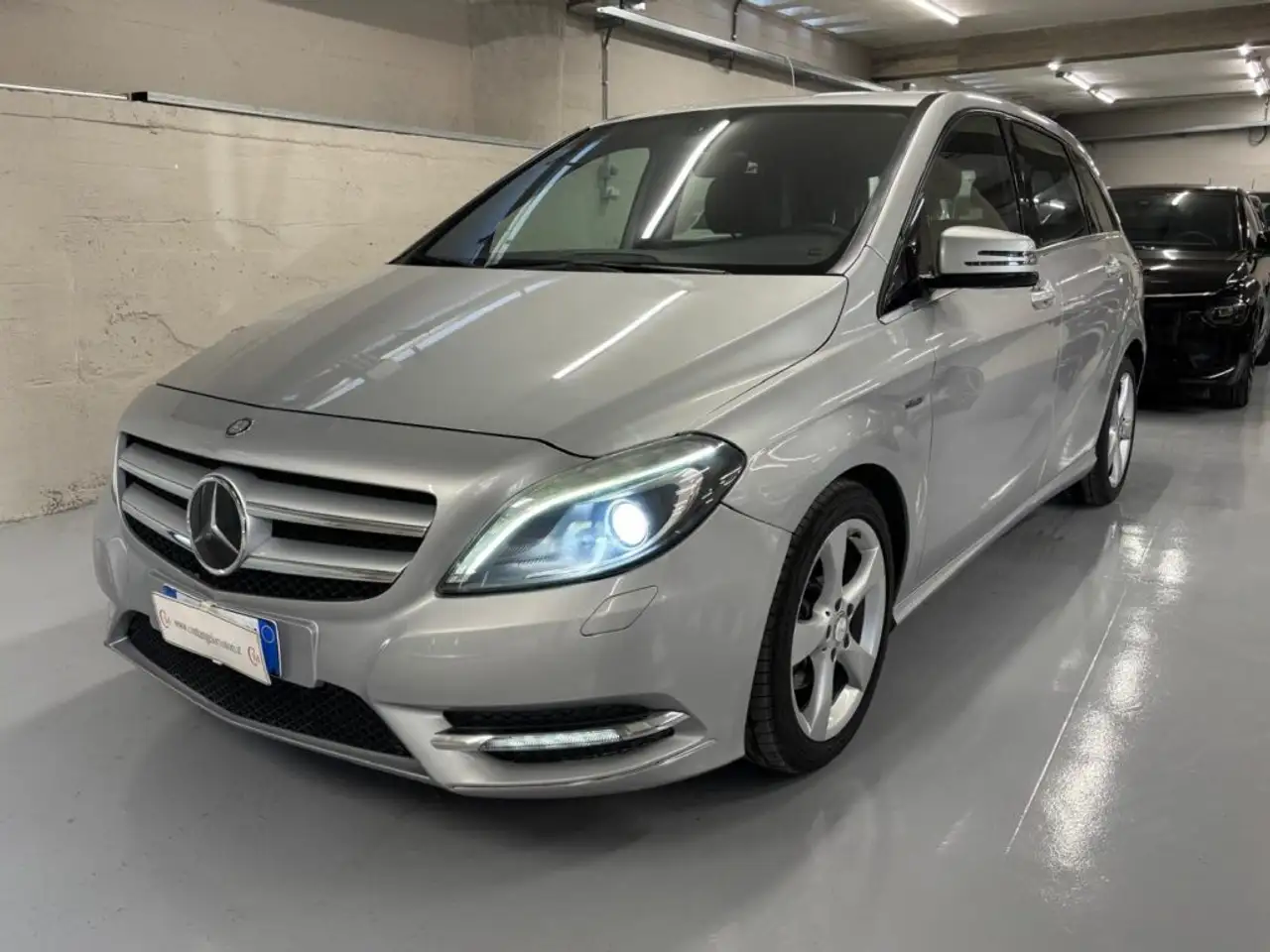 Mercedes-Benz B 180 CDI BlueEFFICIENCY Executive — photo 1 of 15