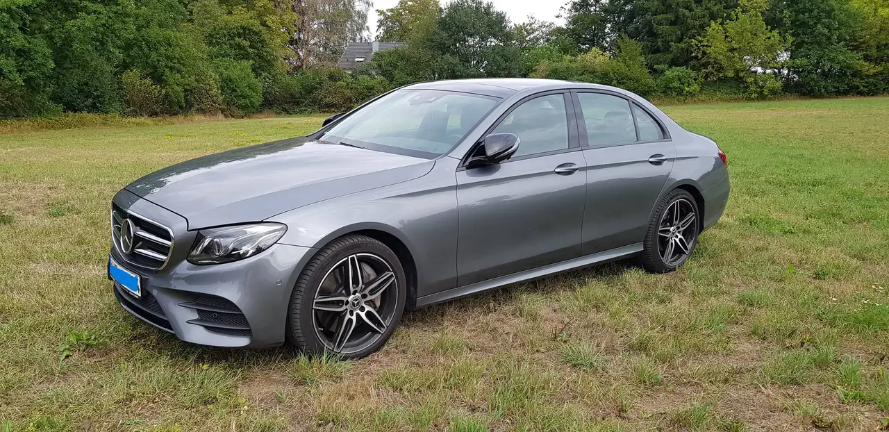 Mercedes-Benz E 400 E 400 d 4Matic 9G-TRONIC AMG Line — photo 1 of 13