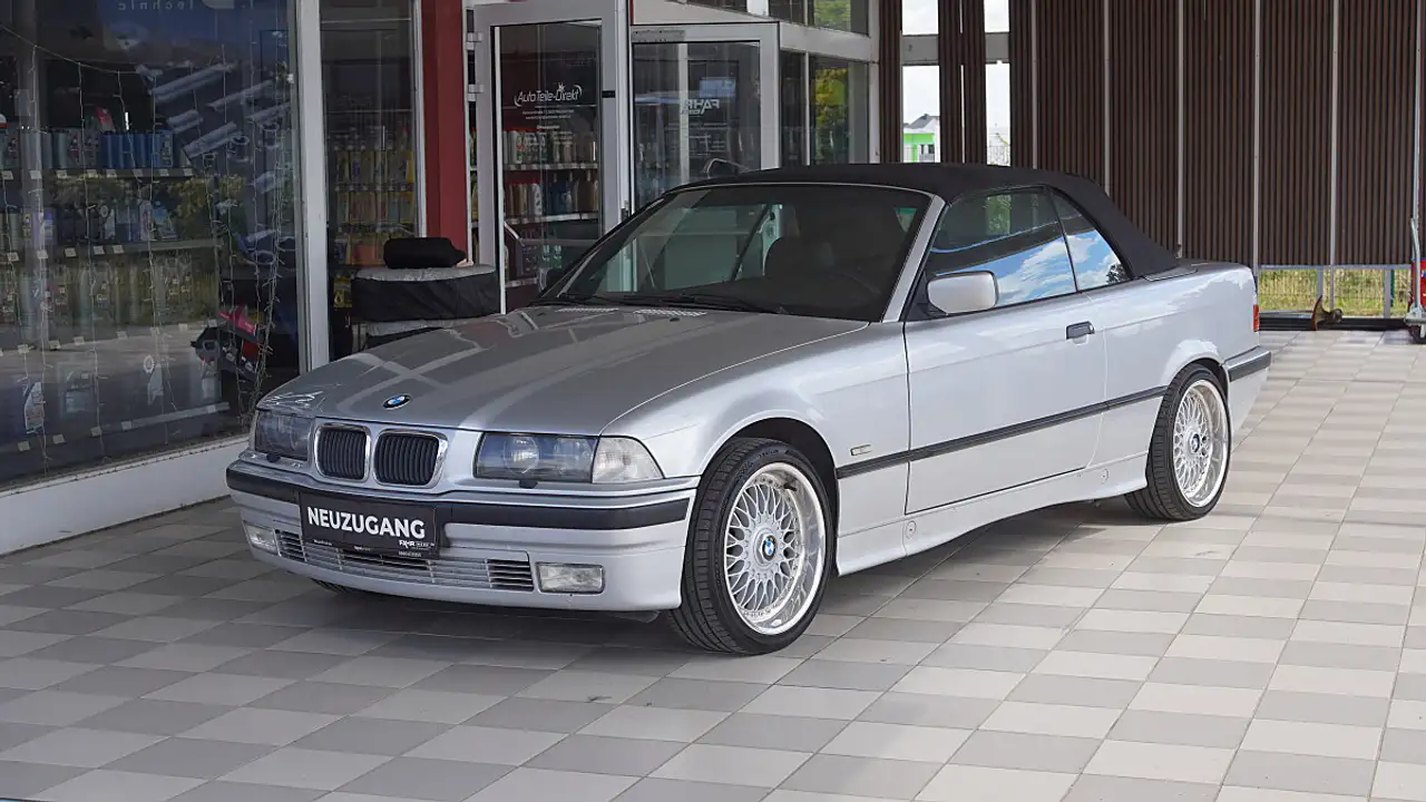 BMW 318 i Cabrio Roadster//HARDTOP//WINDSHOT//TOPZUSTAN... — photo 1 of 15