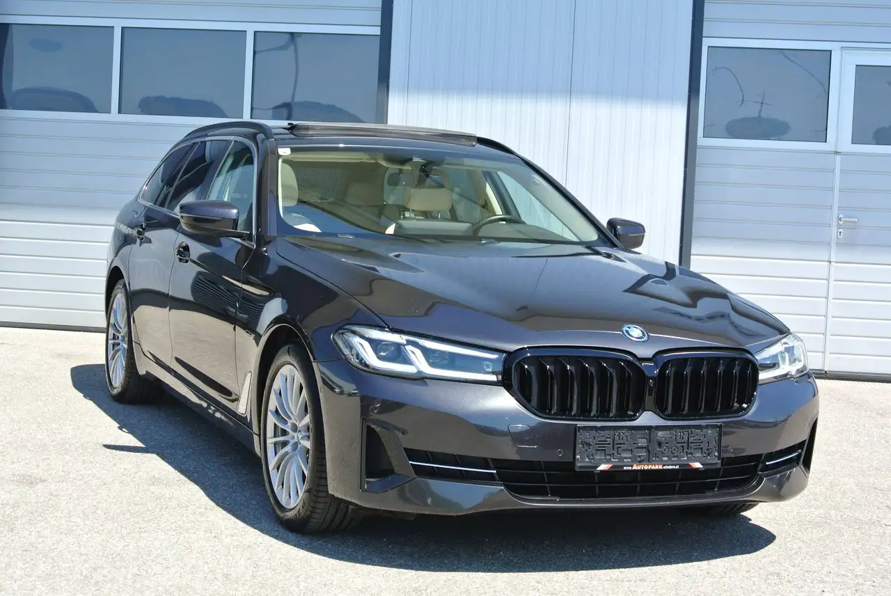 BMW 530 e Touring Aut. ** LEDER * GLASDACH * LED * KAMERA — photo 1 of 13
