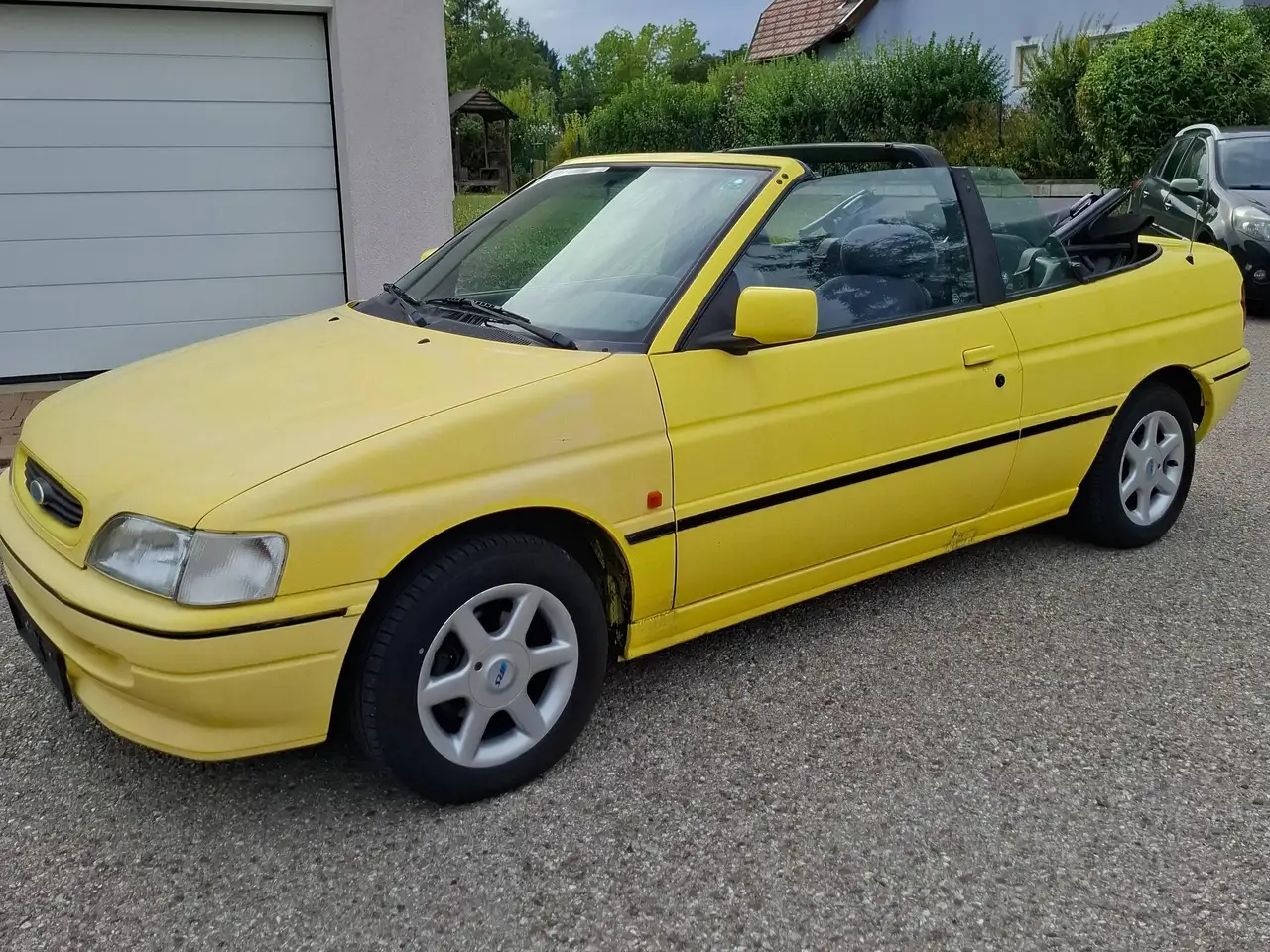 Ford Escort Escort Cabrio CLX 1,6 16V — photo 1 of 26