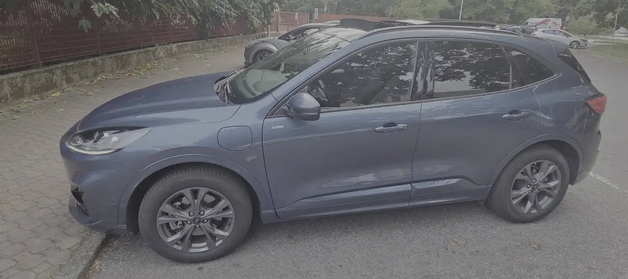 Ford Kuga Kuga 2.5 phev ST-Line 2wd 225cv e-shifter — photo 1 of 15