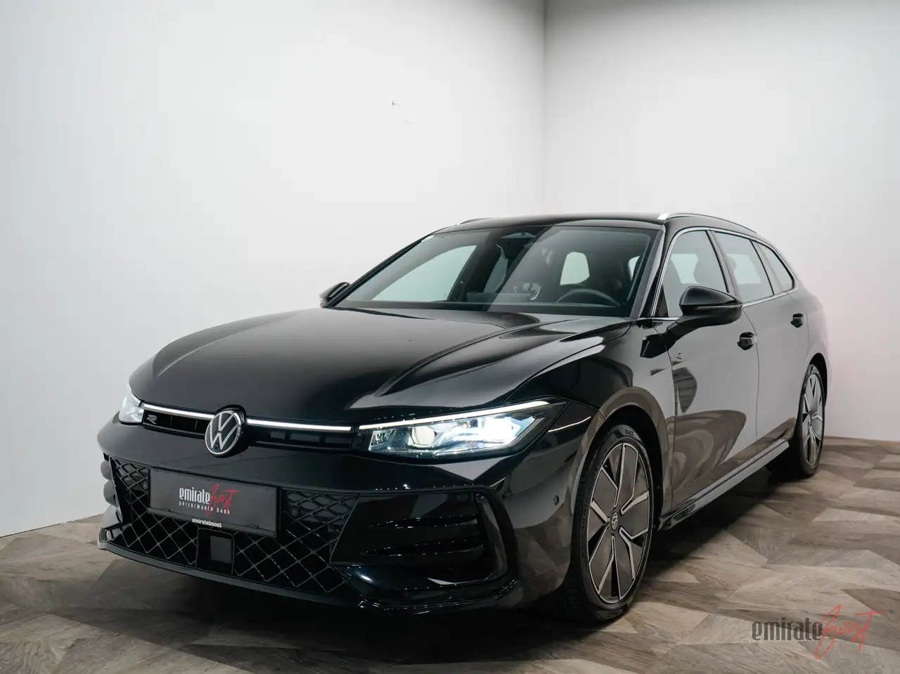 Volkswagen Passat Variant 1.5 TSI R LINE *MwSt* — photo 1 of 40