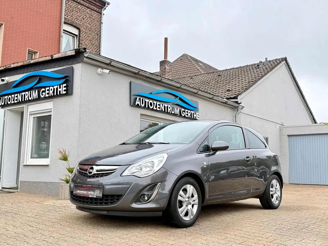 Opel Corsa D Satellite *Klima*KM 67.000*TÜV Neu* — photo 1 of 11