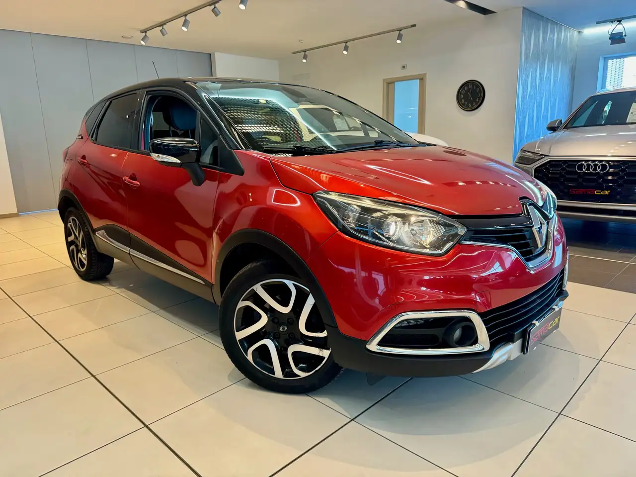 Renault Captur 1.5 dci Intens (energy r-link) 90cv edc auto — photo 1 of 15