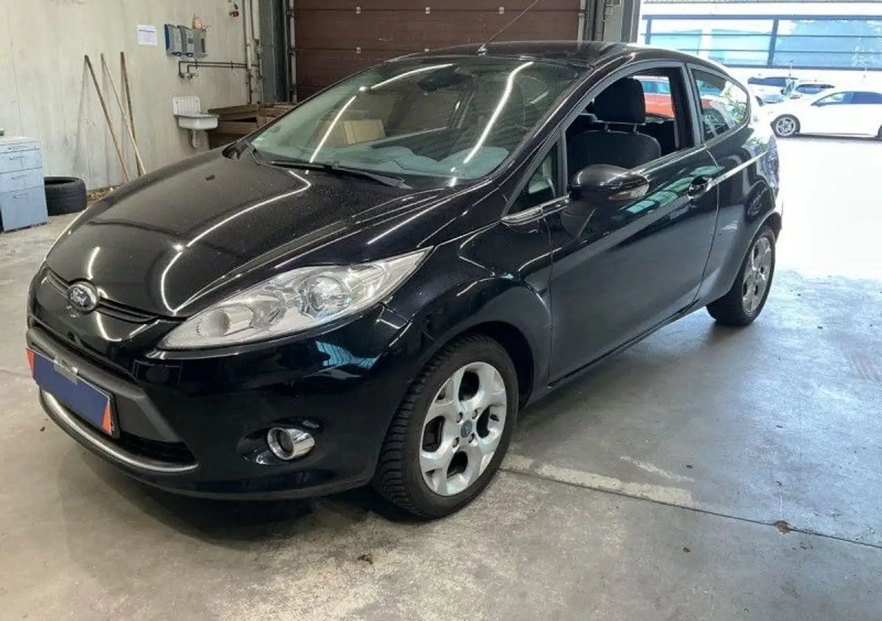 Ford Fiesta 1.25 82CH TITANIUM CLIM AUTO — photo 1 of 4