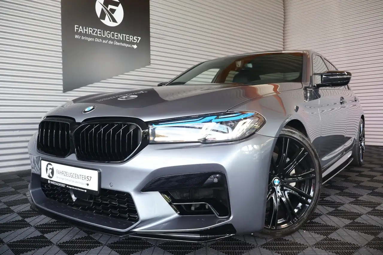 BMW 540 i M-PAKET CARPLAY/H&K/RÜCKFAHRKAMERA/RFK — photo 1 of 21