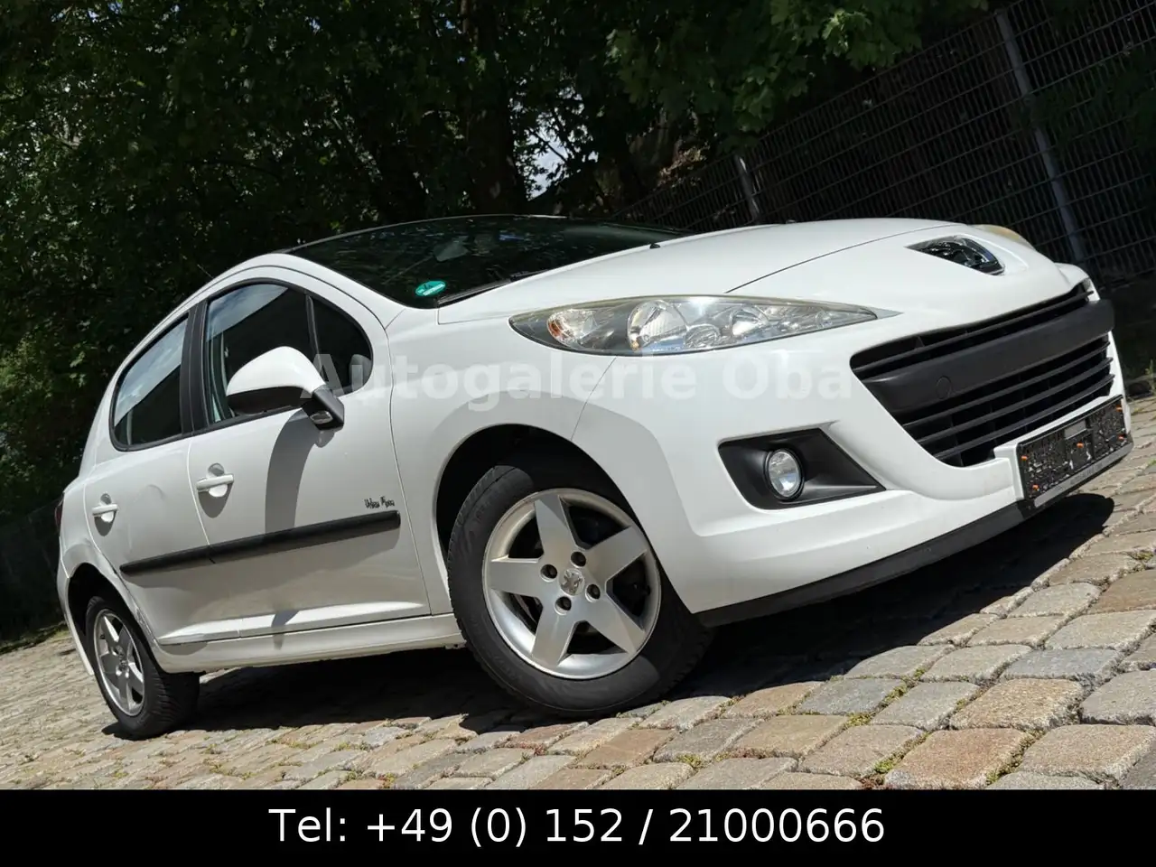 Peugeot 207 Urban Move 1.4 *PANO*KLIMA*TÜV*ALU — photo 1 of 24