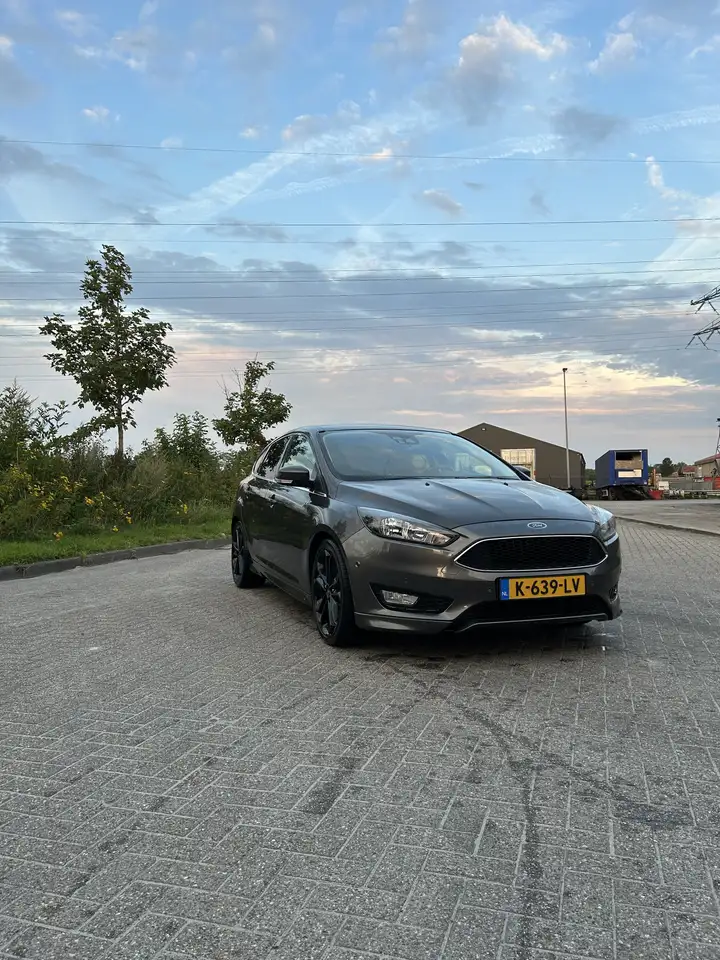 Ford Focus 1.5 EcoBoost Start-Stopp-System Titanium — photo 1 of 12