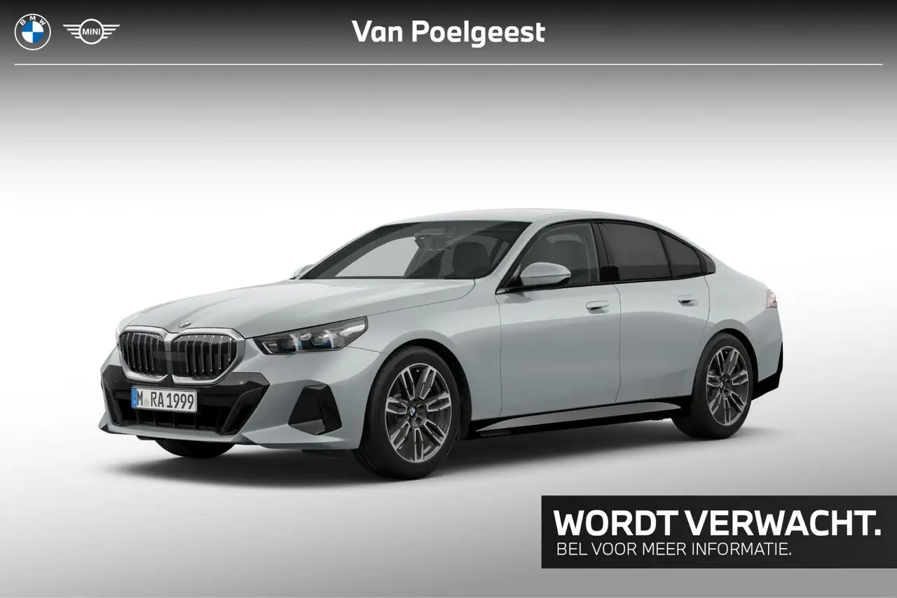 BMW 520 5 Serie Sedan 520i — photo 1 of 2