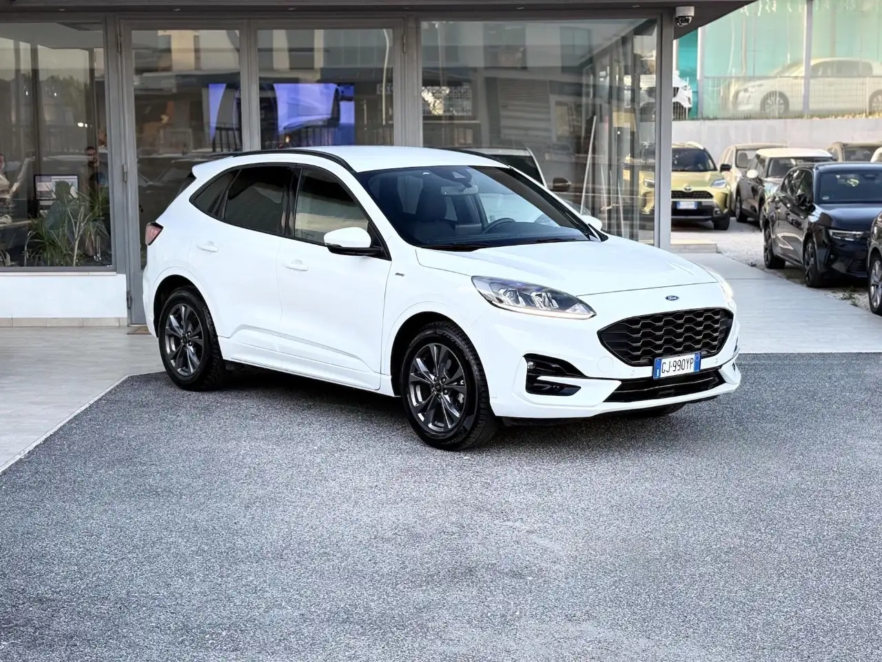 Ford Kuga 2.5 FHEV St-Line 190CV E6 - 2022 — photo 1 of 12