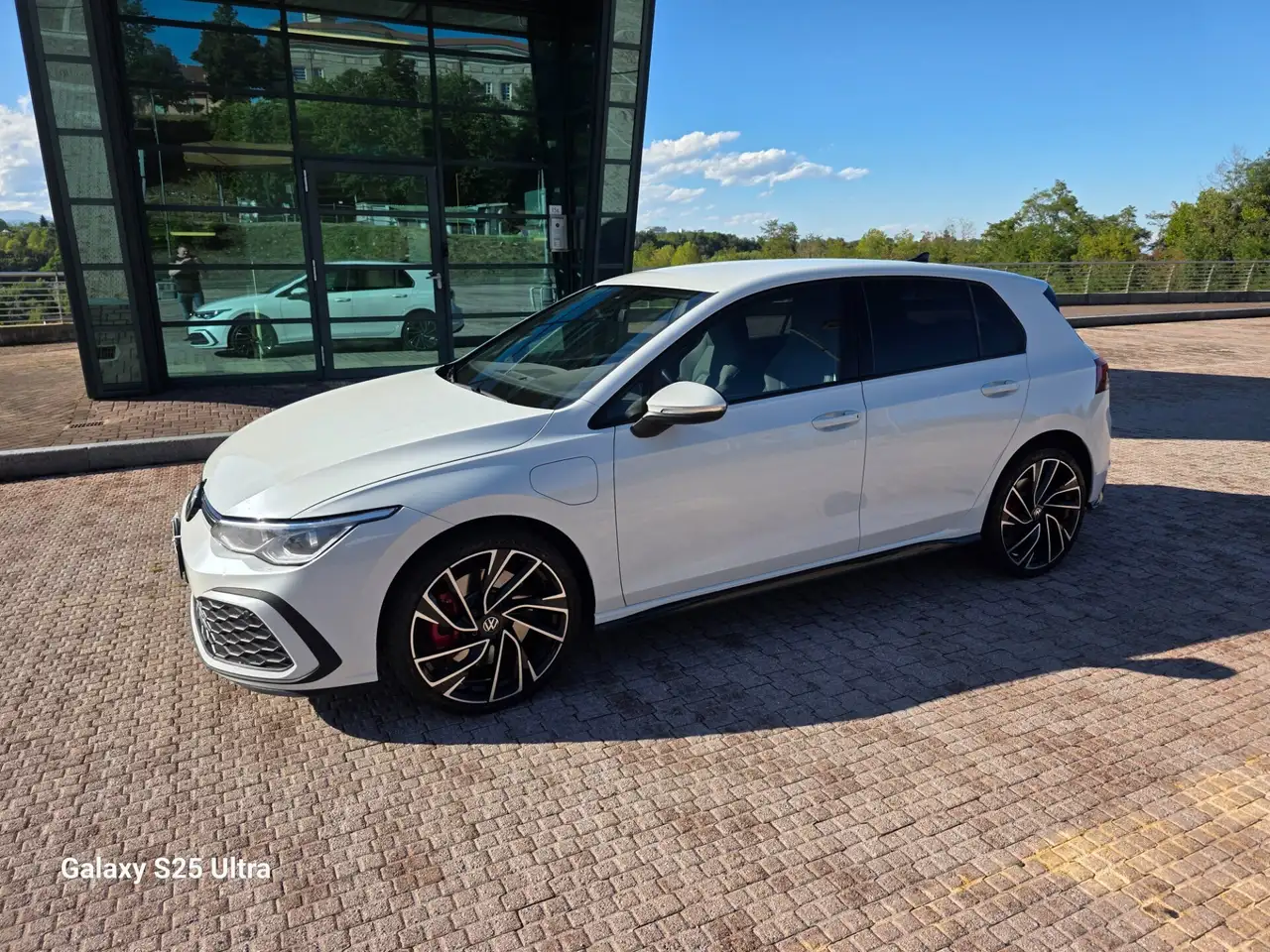 Volkswagen Golf HYBRID elettrica/benzina ritiro usato/scambio — photo 1 of 32