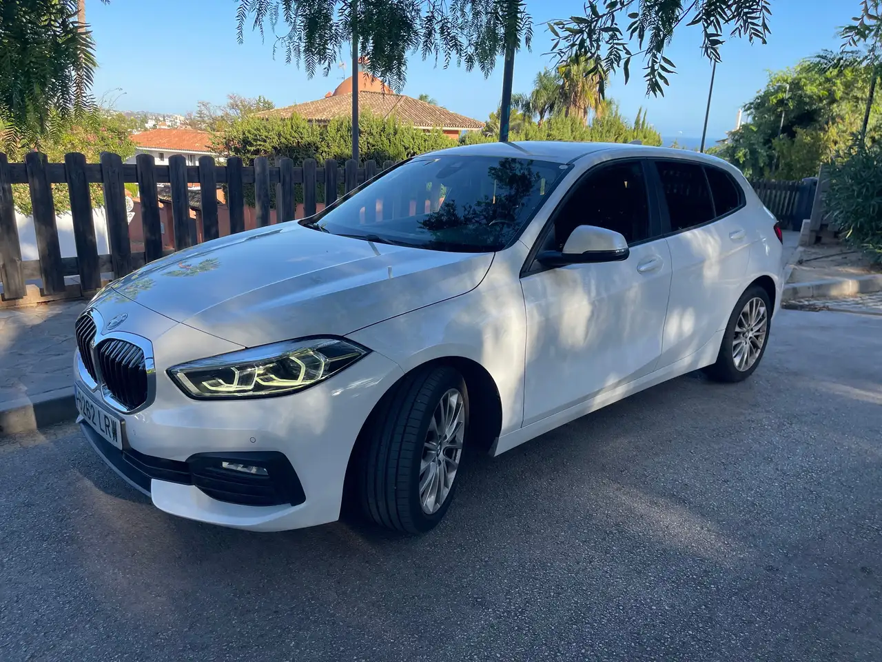 BMW 118 118dA Business Business — photo 1 of 14