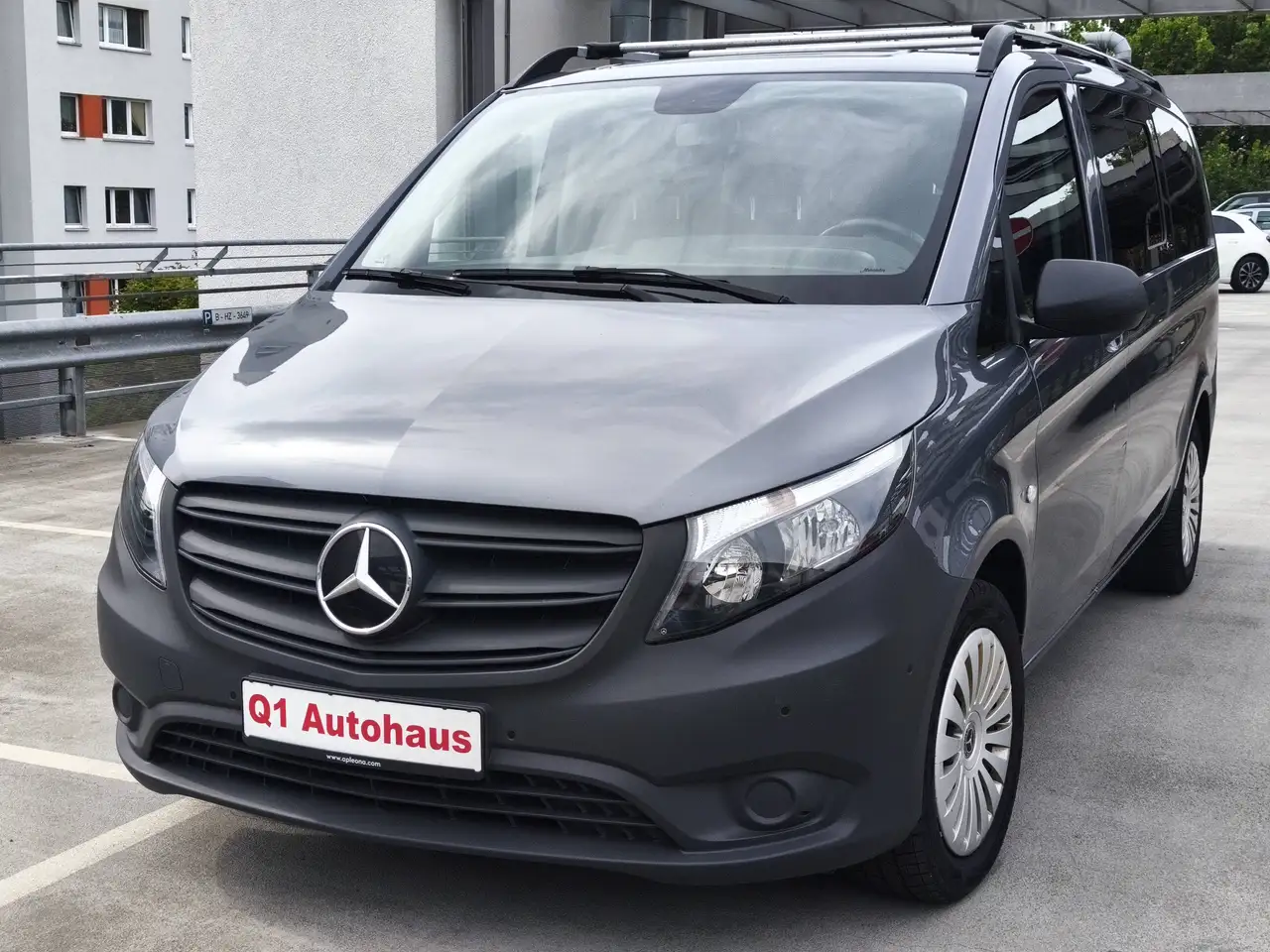 Mercedes-Benz Vito Tourer Pro lang LEDER+SHZ+LORDOSE/NAVI+CARPLAY+DAB/RFK/REELING/ALARM/PDC/TEMPOMAT/9-SITZER — photo 1 of 15