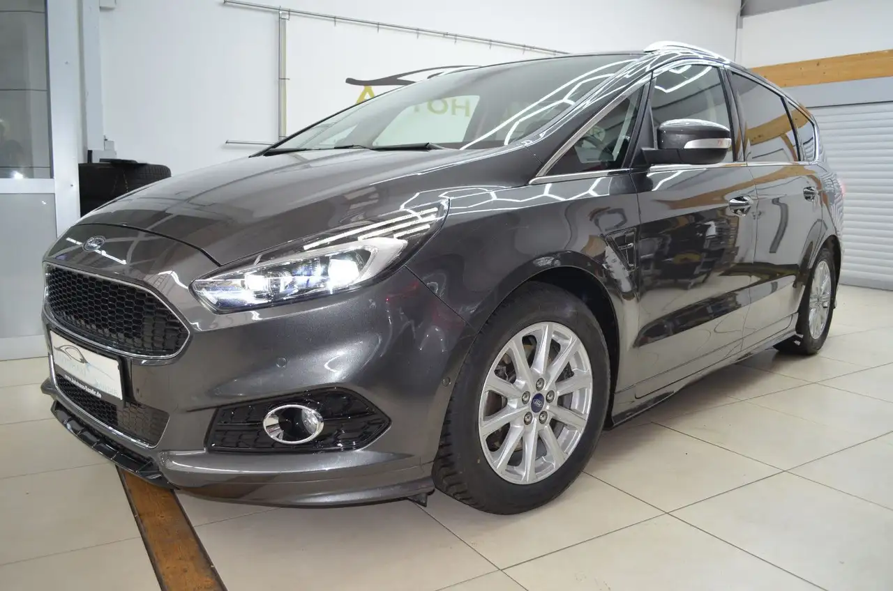 Ford S-Max S-MAX Titanium Autom. ~Leder~Navi~Led~Keyless — photo 1 of 25