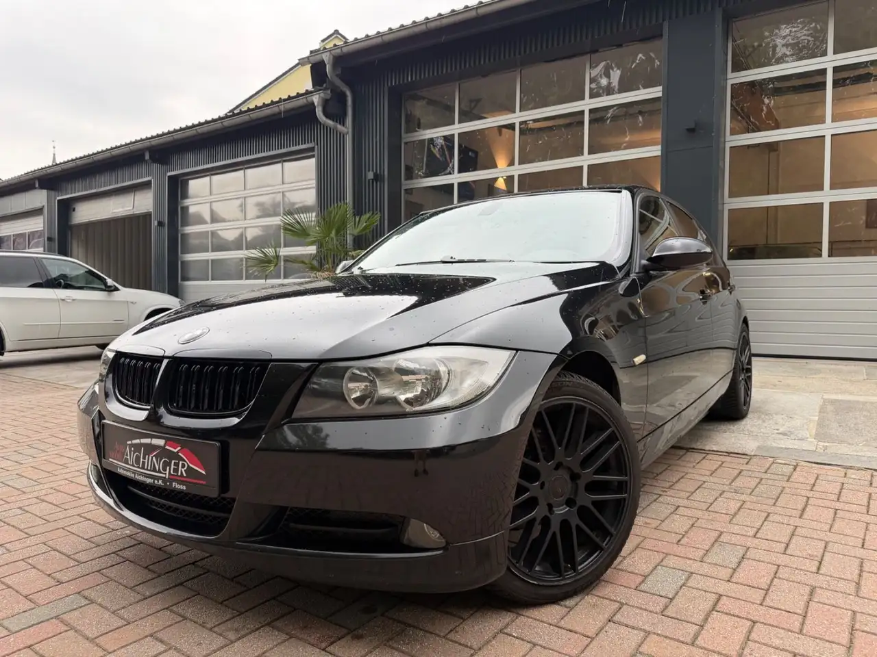 BMW 320 i e90 Limousine Klima ZV PDC Tüv 05.2027 — photo 1 of 21