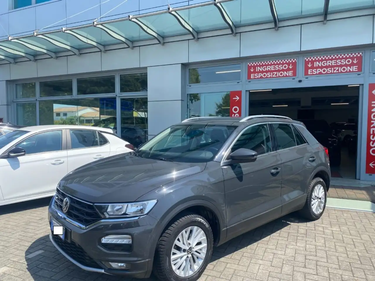 Volkswagen T-Roc 1.5 TSI ACT Style BlueMotion Technology — photo 1 of 10
