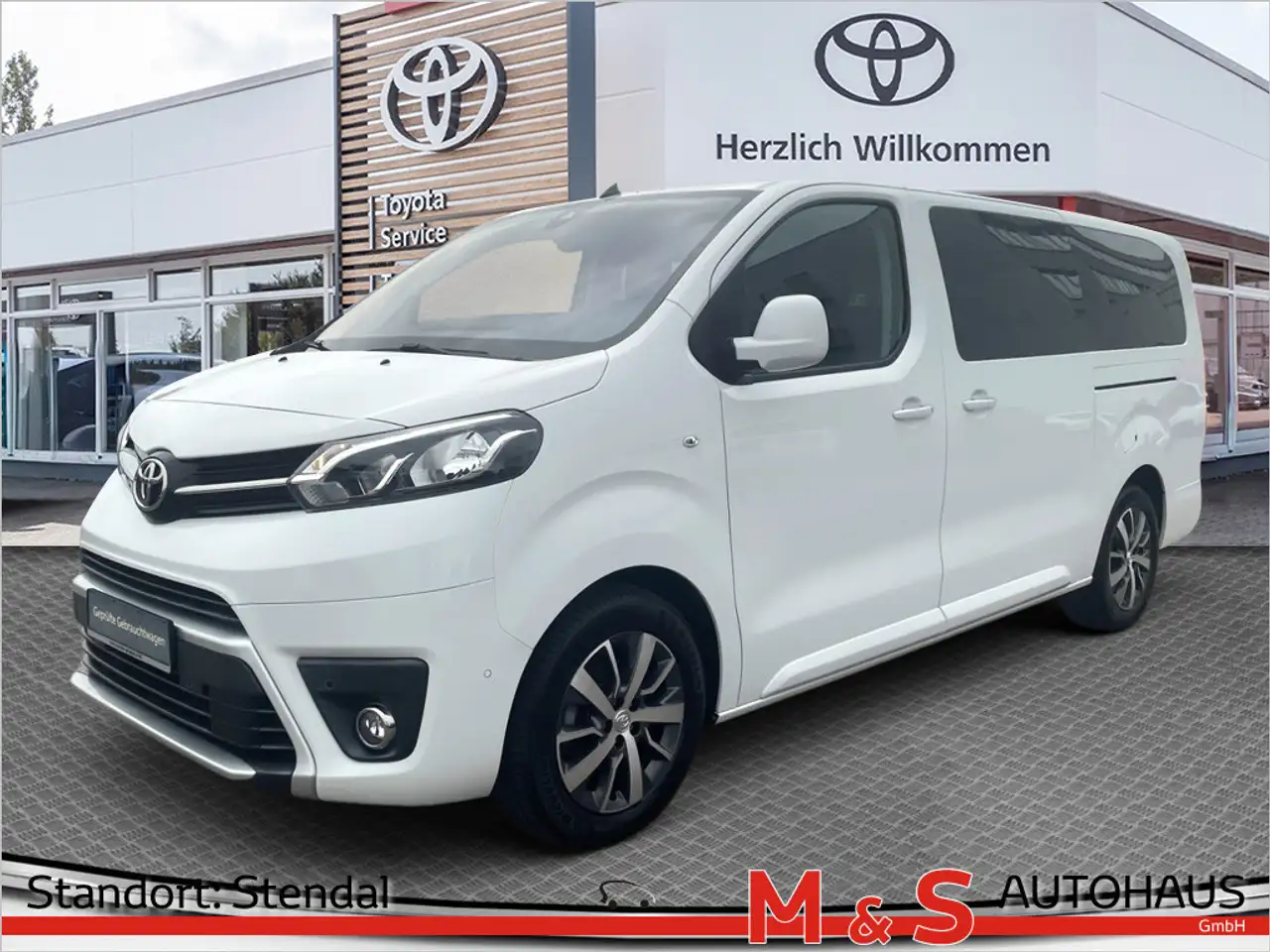 Toyota Proace Verso 2.0 L2 Shuttle Comfort — photo 1 of 23