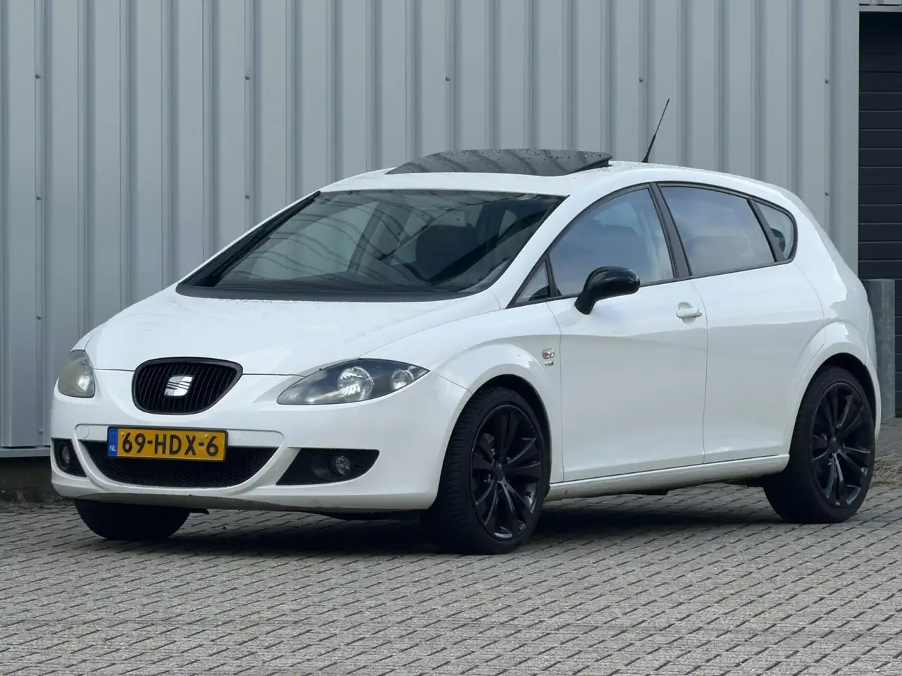 SEAT Leon 1.4 TSI airco 18 inch inruil mogelijk — photo 1 of 15