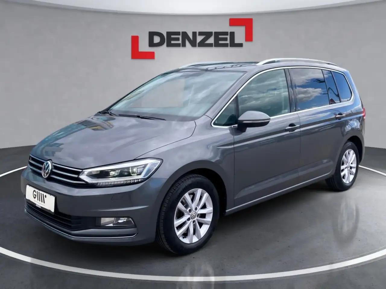 Volkswagen Touran Highline 1,6 — photo 1 of 13