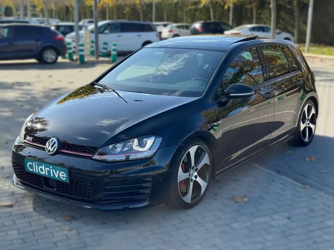 Volkswagen Golf GTI 2.0 TSI Performance DSG 230 — photo 1 of 10
