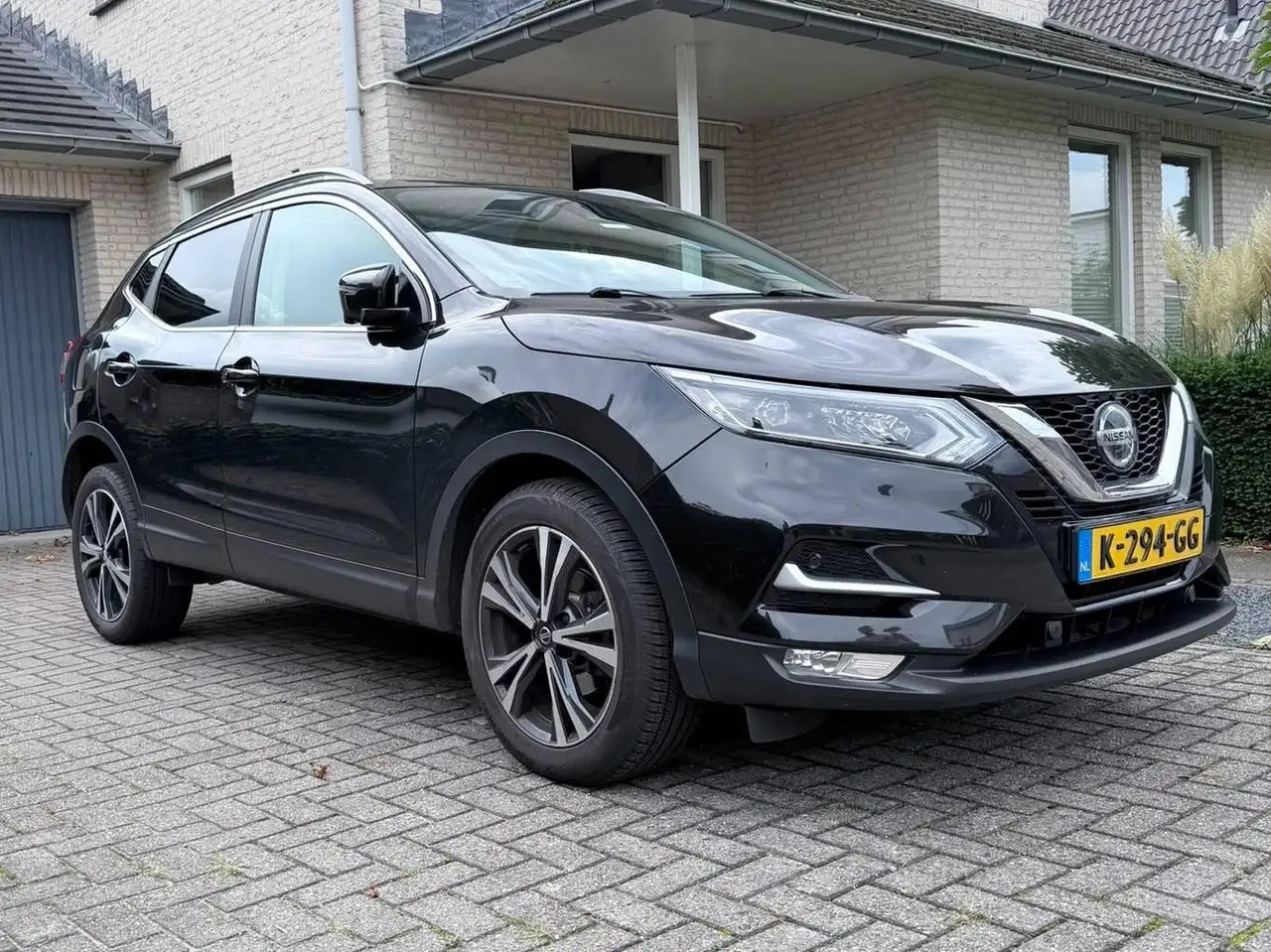 Nissan Qashqai Qashqai 1.3 DIG-T N-Connecta — photo 1 of 7