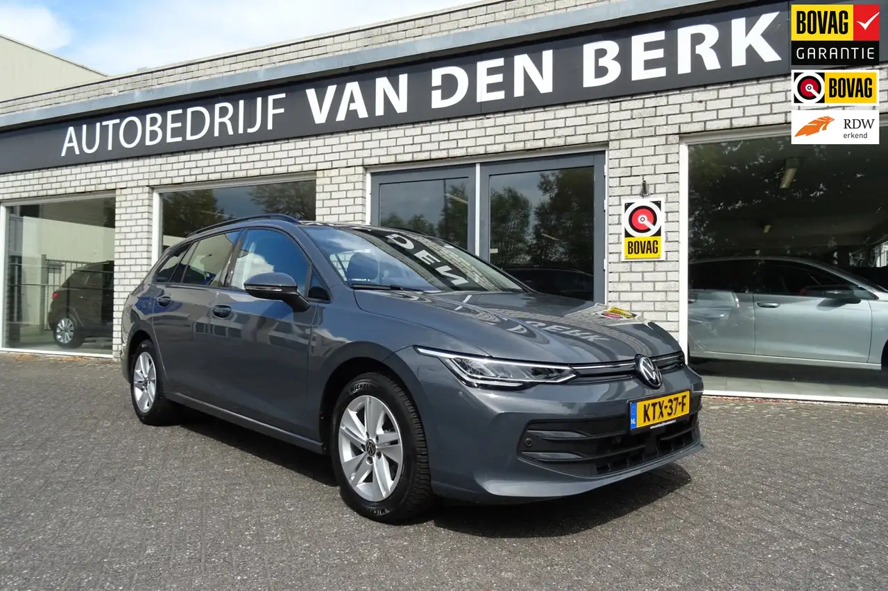 Volkswagen Golf Variant 1.5 eTSI Life Edition DSG — photo 1 of 15