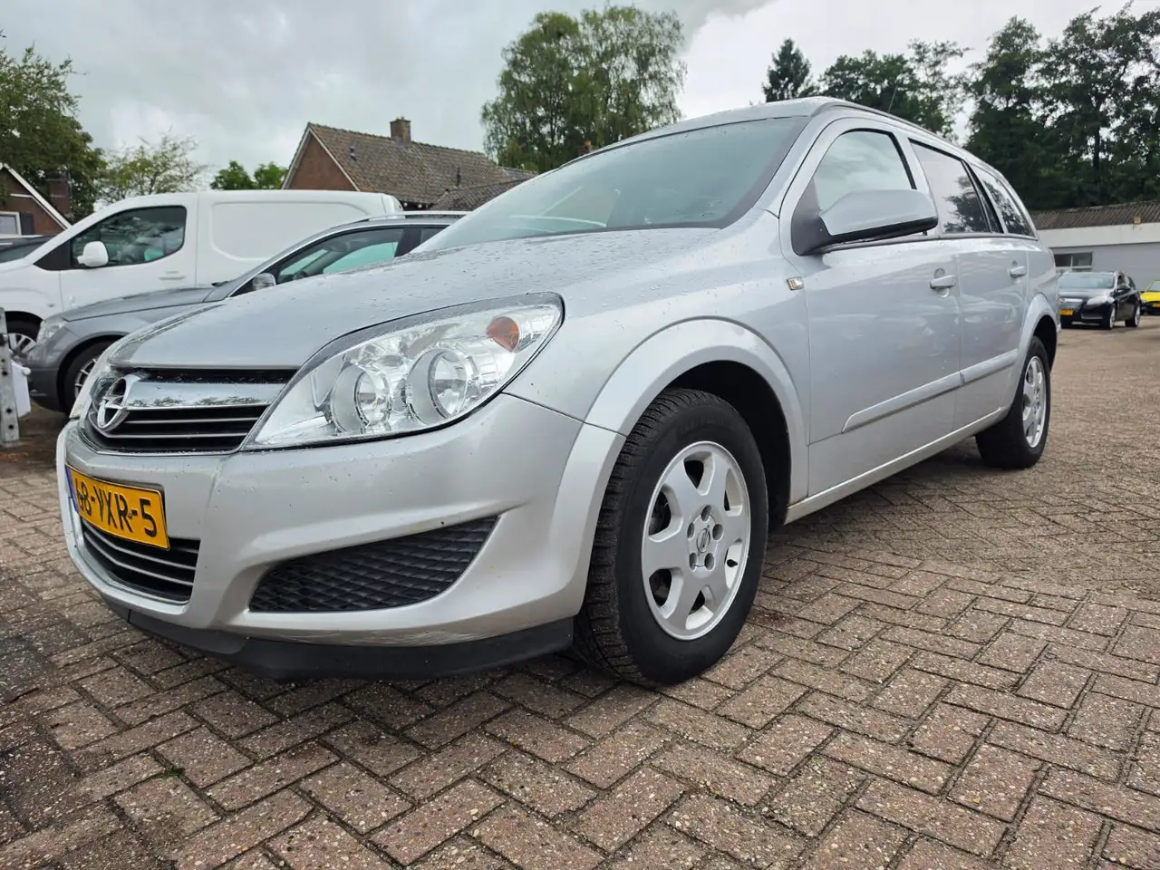 Opel Astra 1.7 CDTi Enjoy ( GRIJS KENTEKEN) — photo 1 of 7