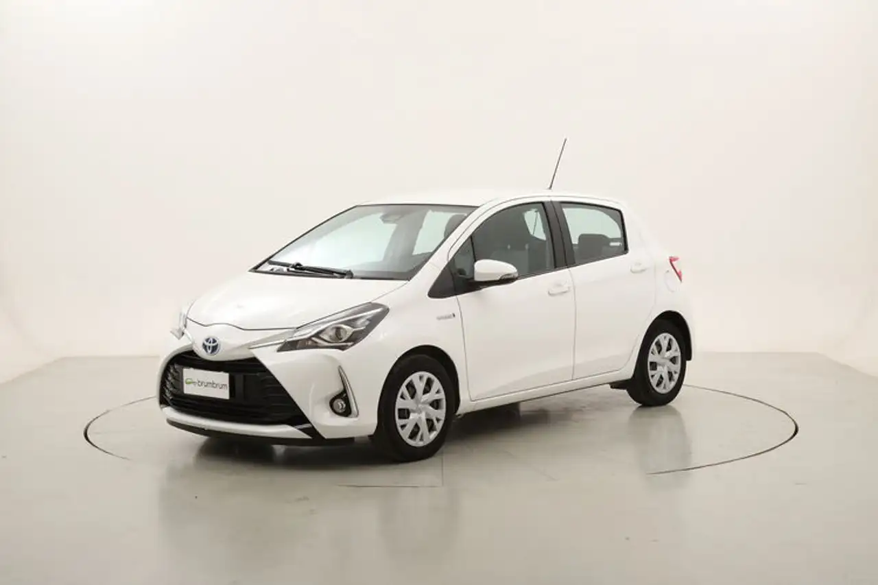 Toyota Yaris Hybrid Business 1.5 Full Hybrid 101CV — photo 1 of 15