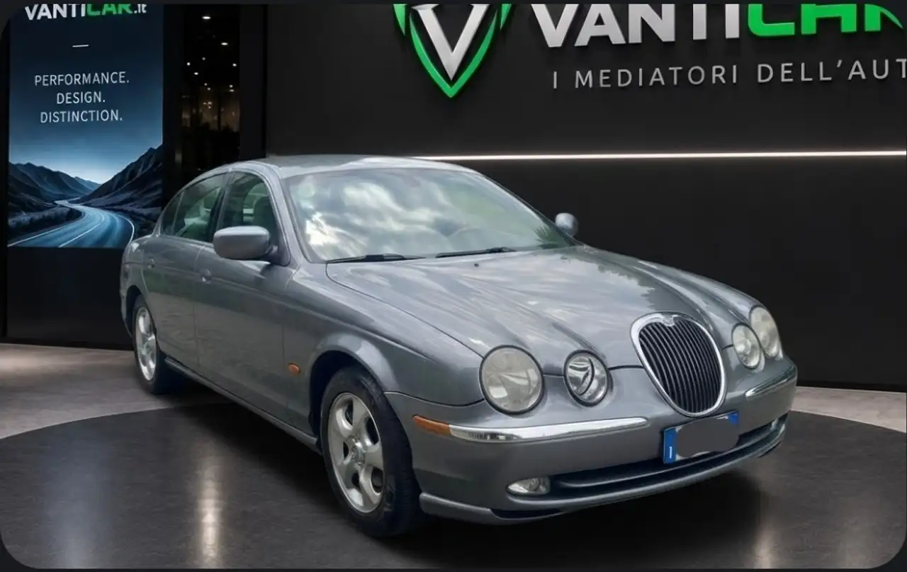 Jaguar S-Type 3.0 V6 — photo 1 of 10