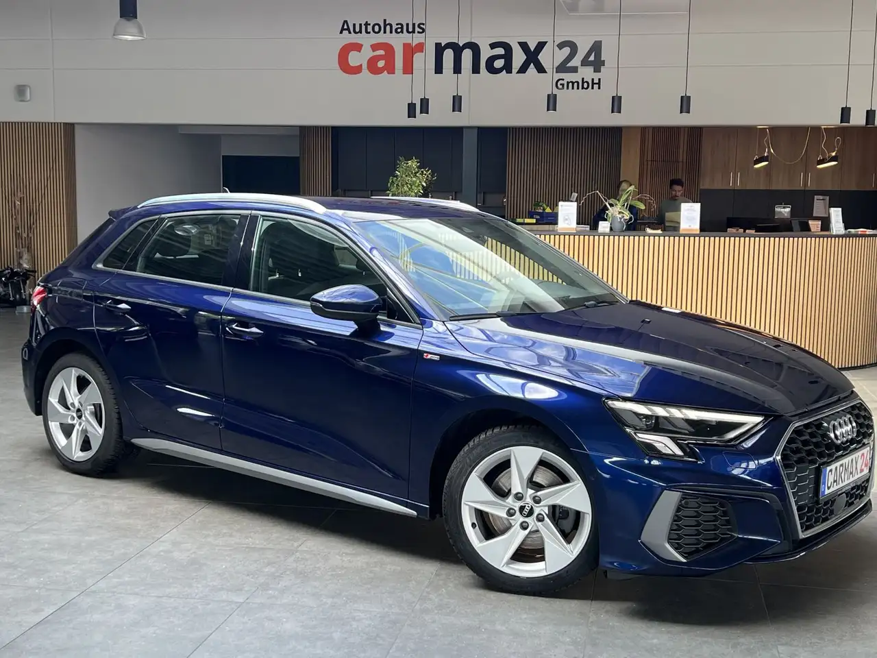 Audi A3 35 TFSI Mild S line Kamera CarPlay B&O Navi — photo 1 of 15