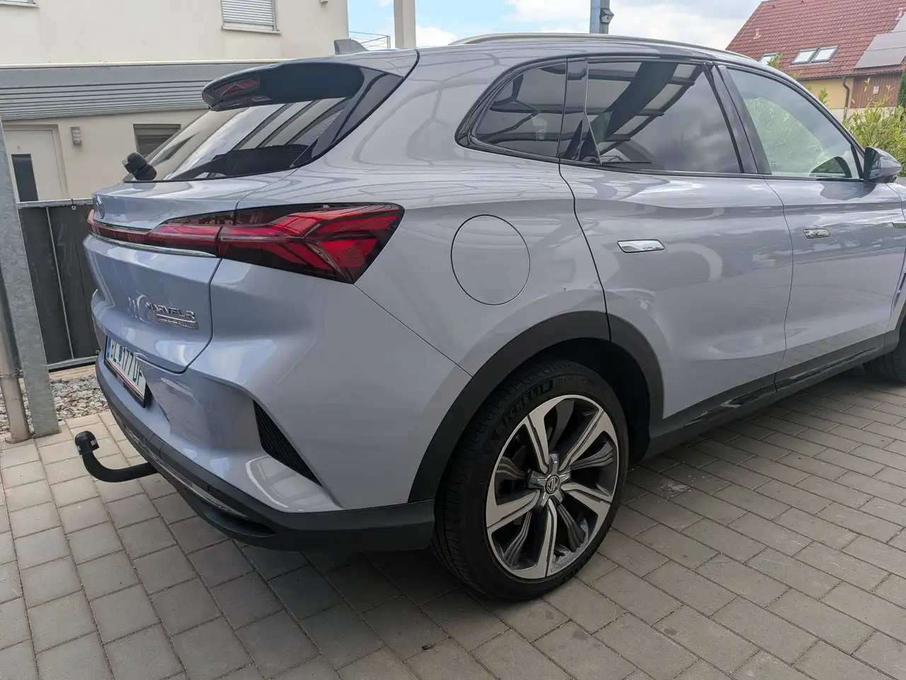 MG Marvel R Electric 70 kWh Luxury mit AHK 8 fach bereift — photo 1 of 16