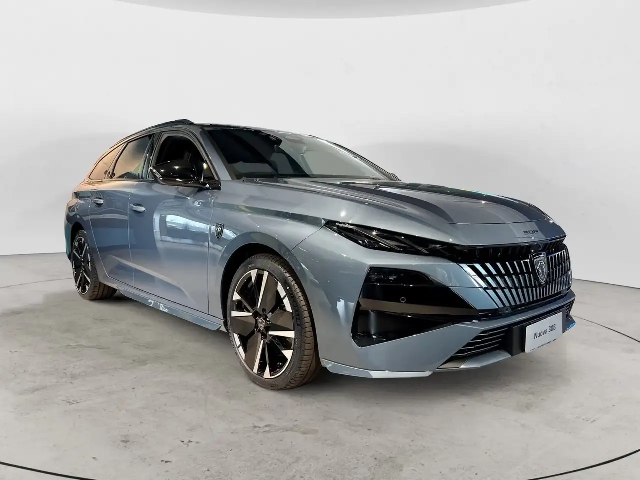 Peugeot 308 SW GT Plug-In Hybrid 195 e-DCS7 — photo 1 of 15