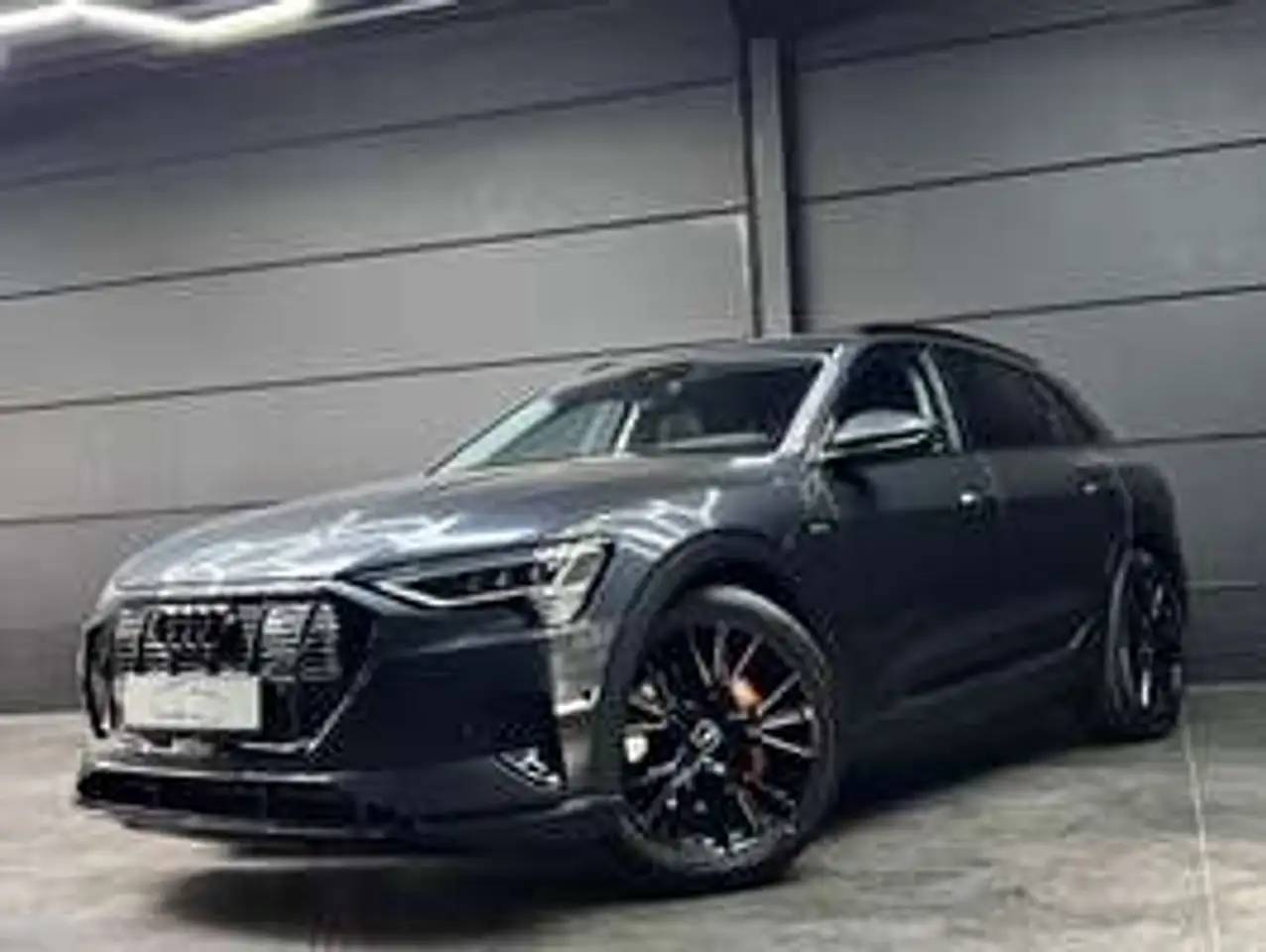 Audi e-tron Quattro Shadow pack / Sportinterieur / Camera / — photo 1 of 11