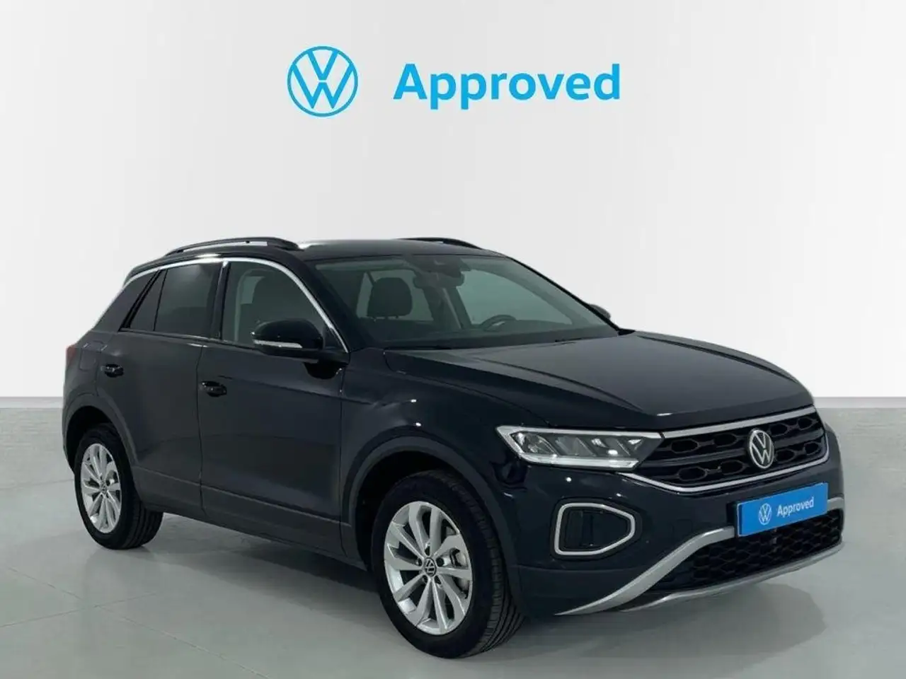 Volkswagen T-Roc 1.0 TSI Life 81kW — photo 1 of 20