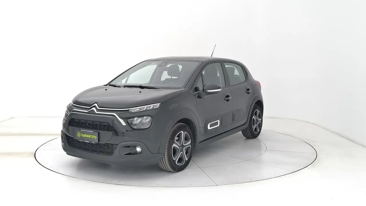 Citroen C3 1.2 PureTech Plus — photo 1 of 30