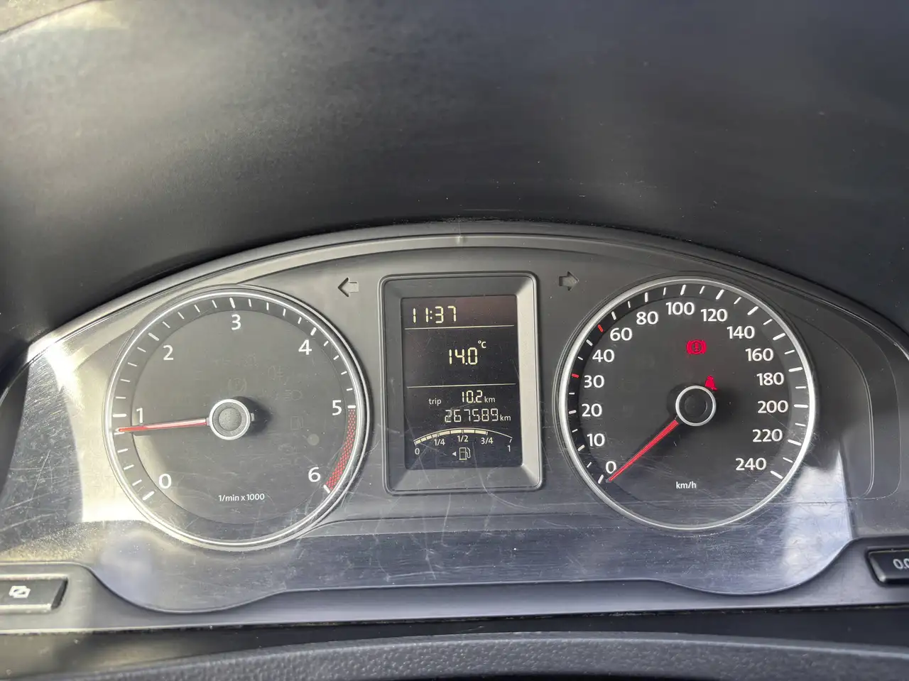 2010 Volkswagen T5 Transporter 2.0 TDI Allrad 4x4 Kombi lang AHK, photograph 12