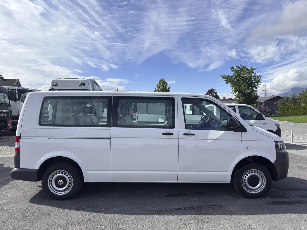 2010 Volkswagen T5 Transporter 2.0 TDI Allrad 4x4 Kombi lang AHK, photograph 5