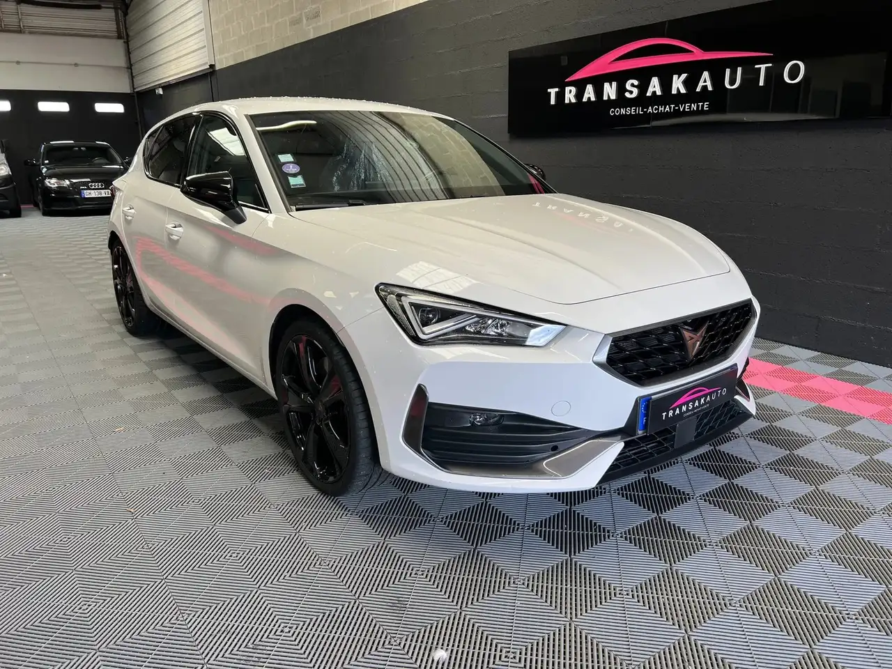 CUPRA Leon 1.4 e-Hybrid 245 CV DSG6 VZ - Virtual Cockpit clairage ambiance Volant chauffant — photo 1 of 40